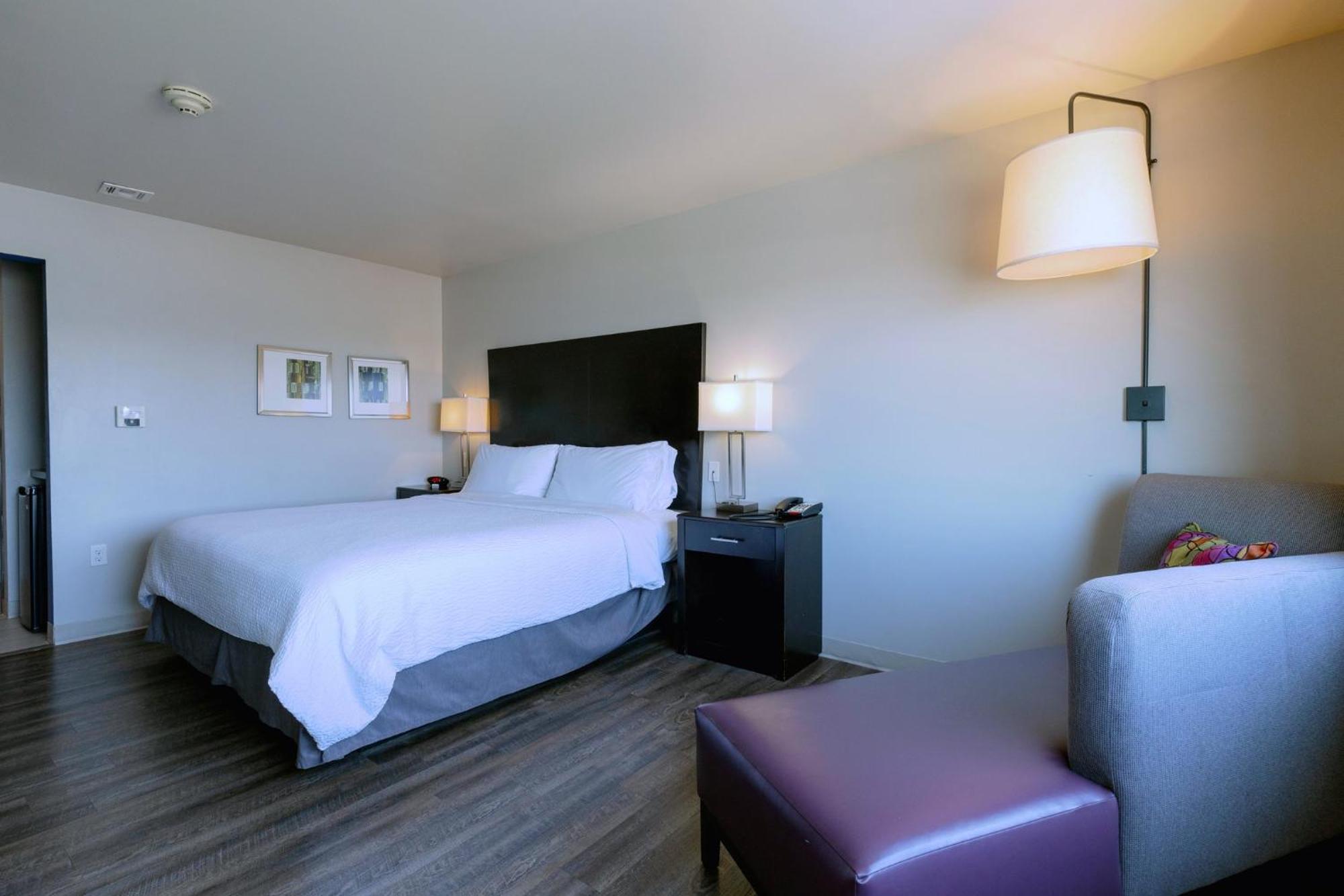Holiday Inn Express And Suites Tahlequah By Ihg מראה חיצוני תמונה