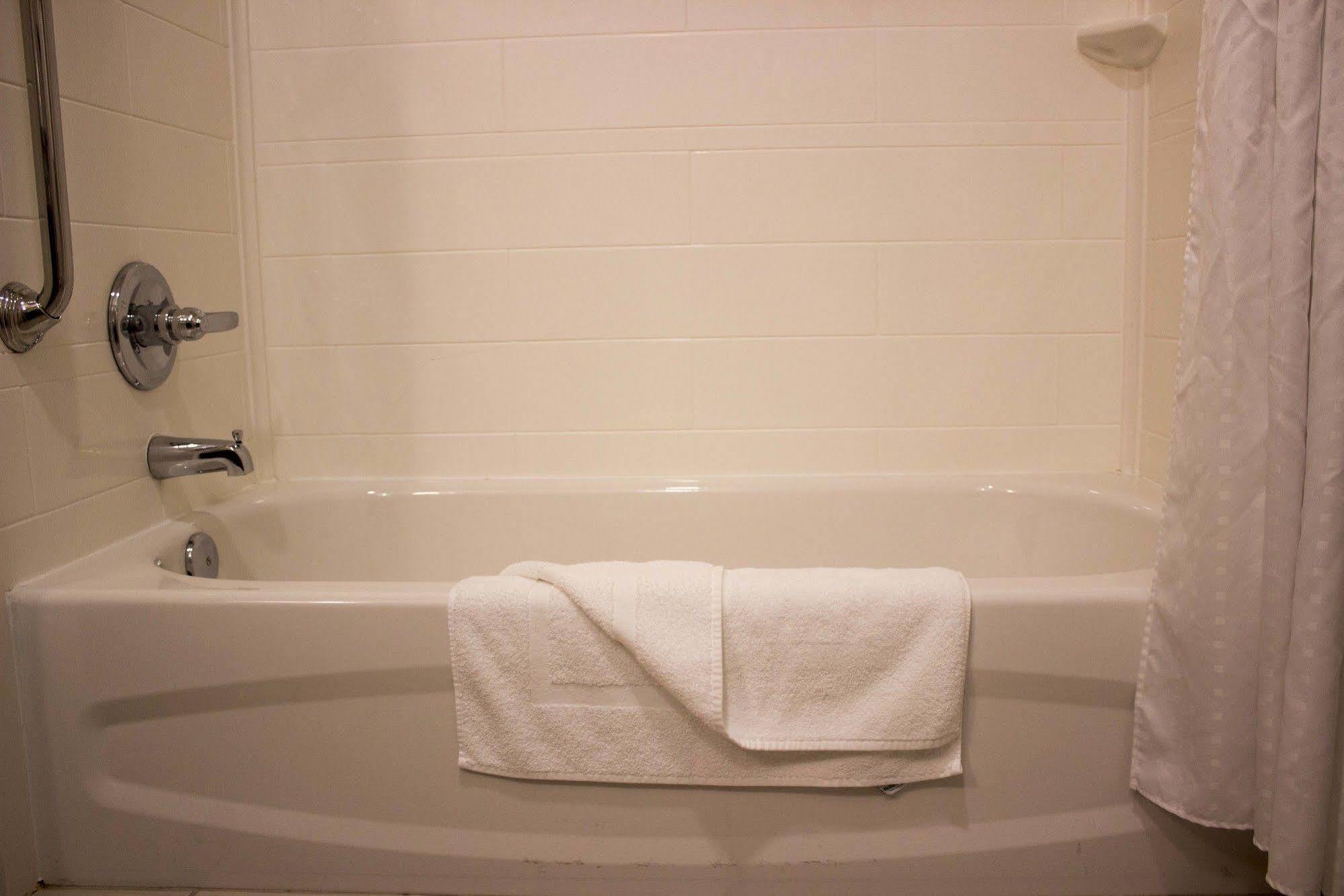 Holiday Inn Express And Suites Tahlequah By Ihg מראה חיצוני תמונה